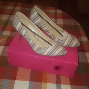 Striped Pumps, brand new in a size 9.5